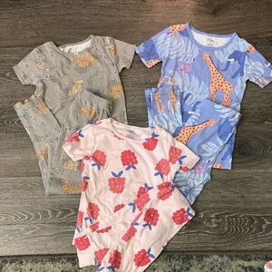 6 sets of girls 8 pajamas